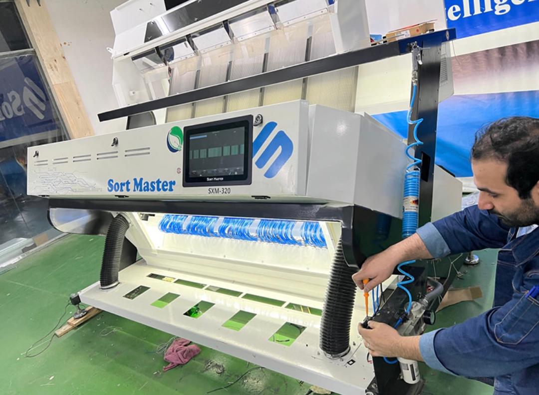 سورتینگ بادام زمینی و برنج کار ماشین به مدیریت مهدی ساعدی در آستانه اشرفیه